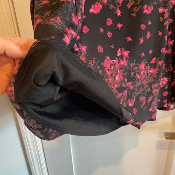 Jack (US8) black and magenta shirt sleeve dress with low back cutout - Picture 3 of 6